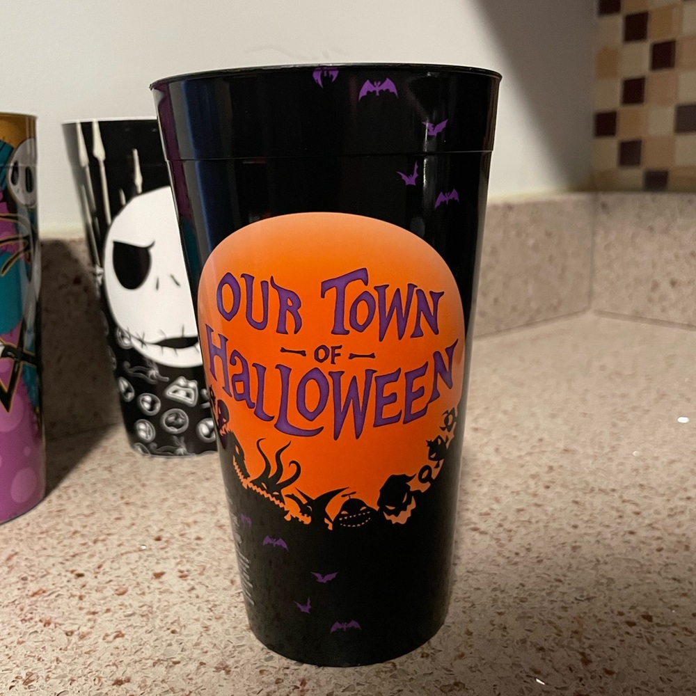 Nightmare Before Christmas set of 4 thick plastic collectible cups & 3 shot cups - Picture 11 of 13